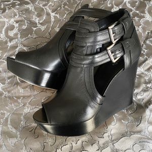 Never worn! Michael Kors Blaze Leather Wedge -Sz 9